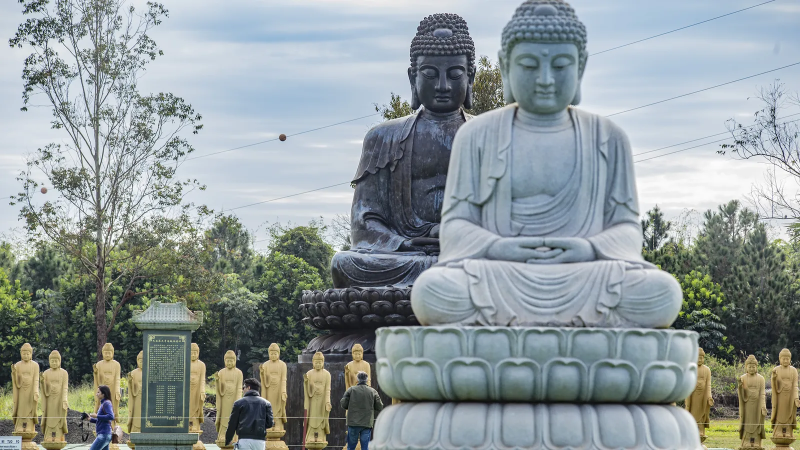 Estátuas de Buda no Templo Budista de Foz do Iguaçu